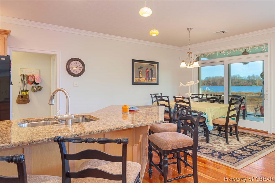 102 Ferry Road Hartfield, VA 23071 - Photo 29 of 42 Kitchen Bar