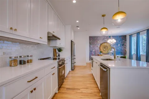 $689,000 | 7207 Gaston Avenue, Unit 605, Dallas, TX 75214