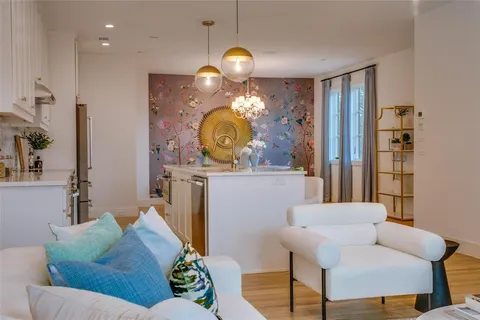 $689,000 | 7207 Gaston Avenue, Unit 605, Dallas, TX 75214