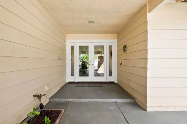 a view of entrance door of the house