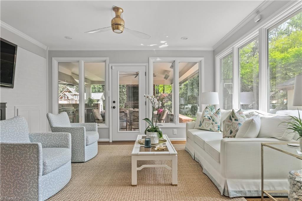 3300 Round Hill Road Greensboro, NC 27408 - Photo 17 of 48 Sunroom