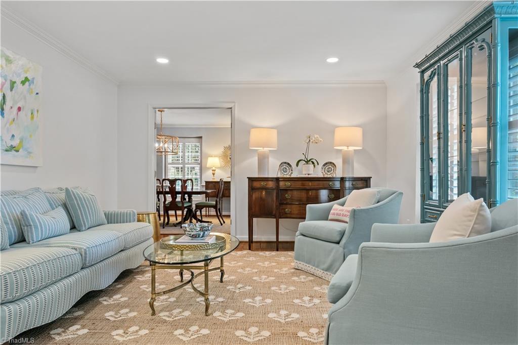 3300 Round Hill Road Greensboro, NC 27408 - Photo 6 of 48 Living Room