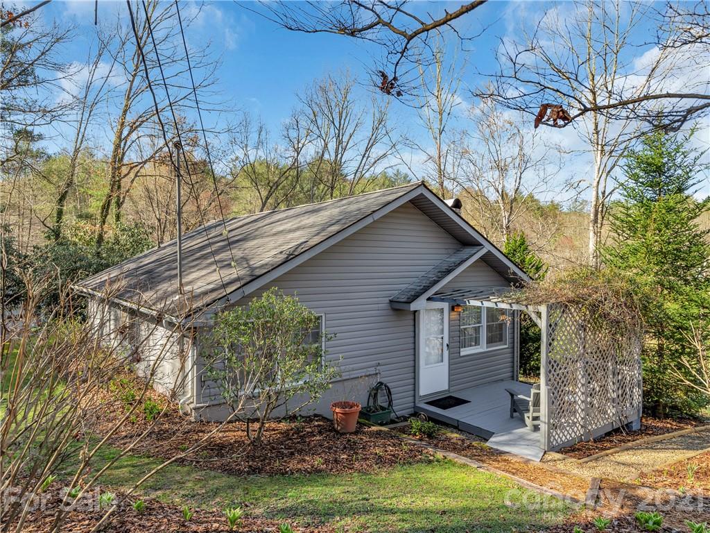 8260 East Fork Road Brevard, NC 28712 - Photo 1 of 42 Gallery Image 1