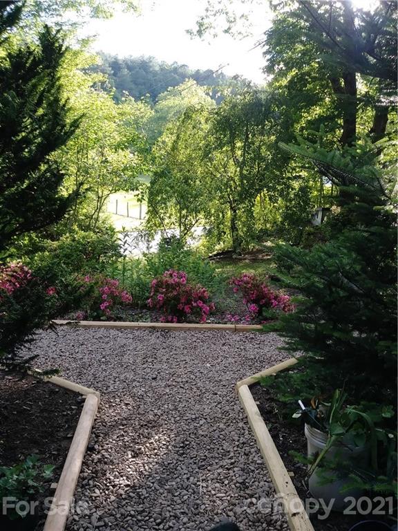 8260 East Fork Road Brevard, NC 28712 - Photo 3 of 42 Gallery Image 3