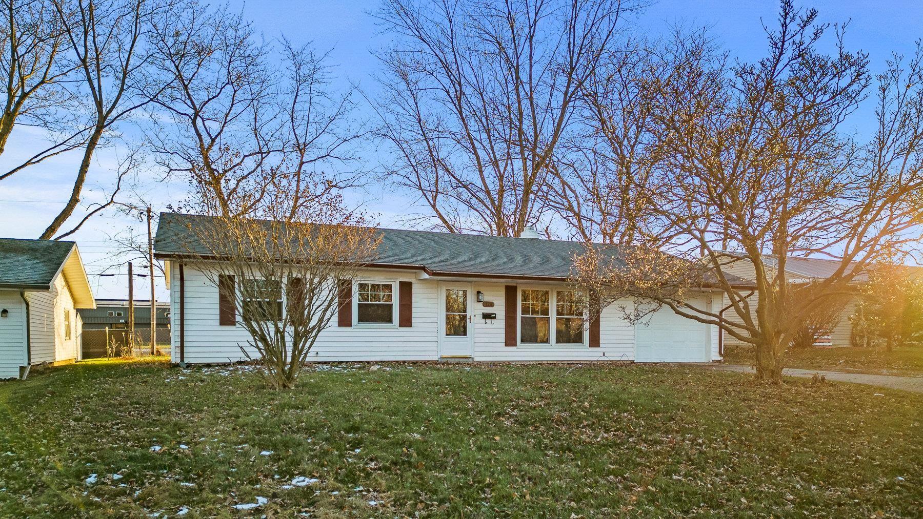 128 South Park Lane Butler, IN 46721 - Photo 2 of 29 Gallery Image 2