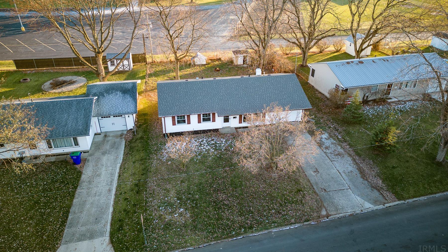 128 South Park Lane Butler, IN 46721 - Photo 3 of 29 Gallery Image 3
