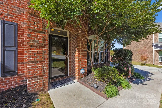 $515,000 | 859 Swaying Oaks Court Southeast, Concord, NC 28025