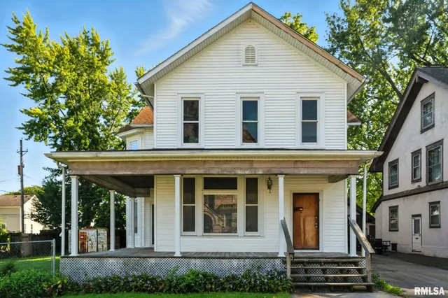 $124,900 | 325 Kirkwood Boulevard, Davenport, IA 52803