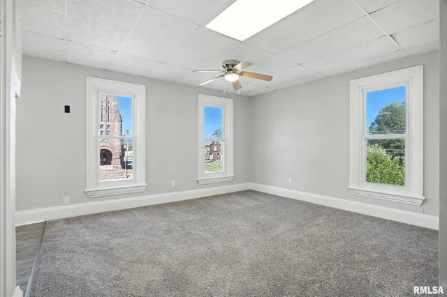 $124,900 | 325 Kirkwood Boulevard, Davenport, IA 52803