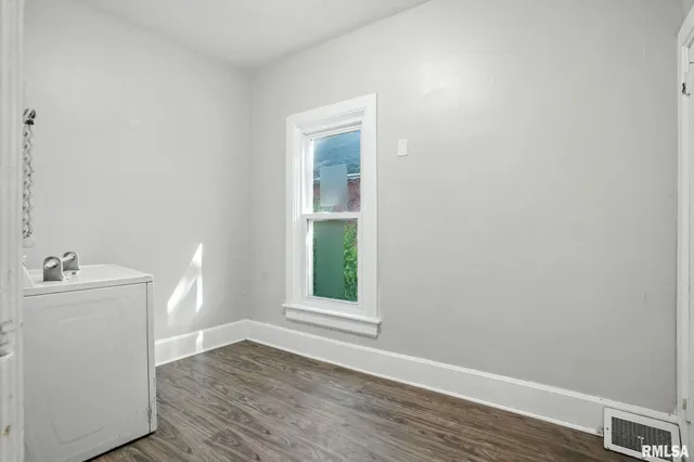 $124,900 | 325 Kirkwood Boulevard, Davenport, IA 52803