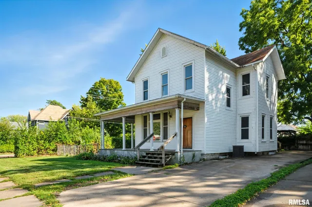 $124,900 | 325 Kirkwood Boulevard, Davenport, IA 52803