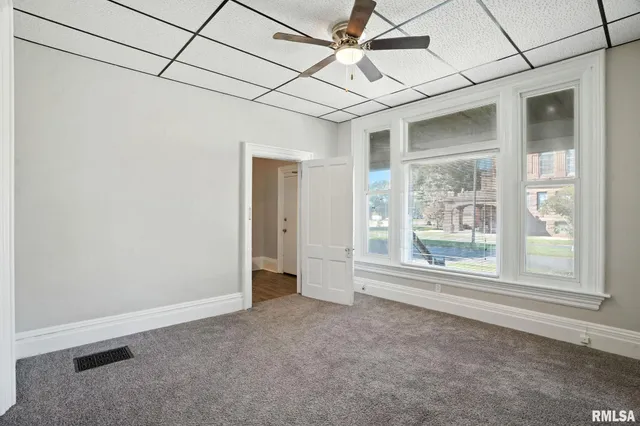 $124,900 | 325 Kirkwood Boulevard, Davenport, IA 52803