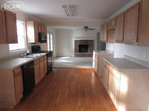 8128 Jordan Road Grand Blanc, MI 48439 - Photo 4 of 18 20454211-3.JPG