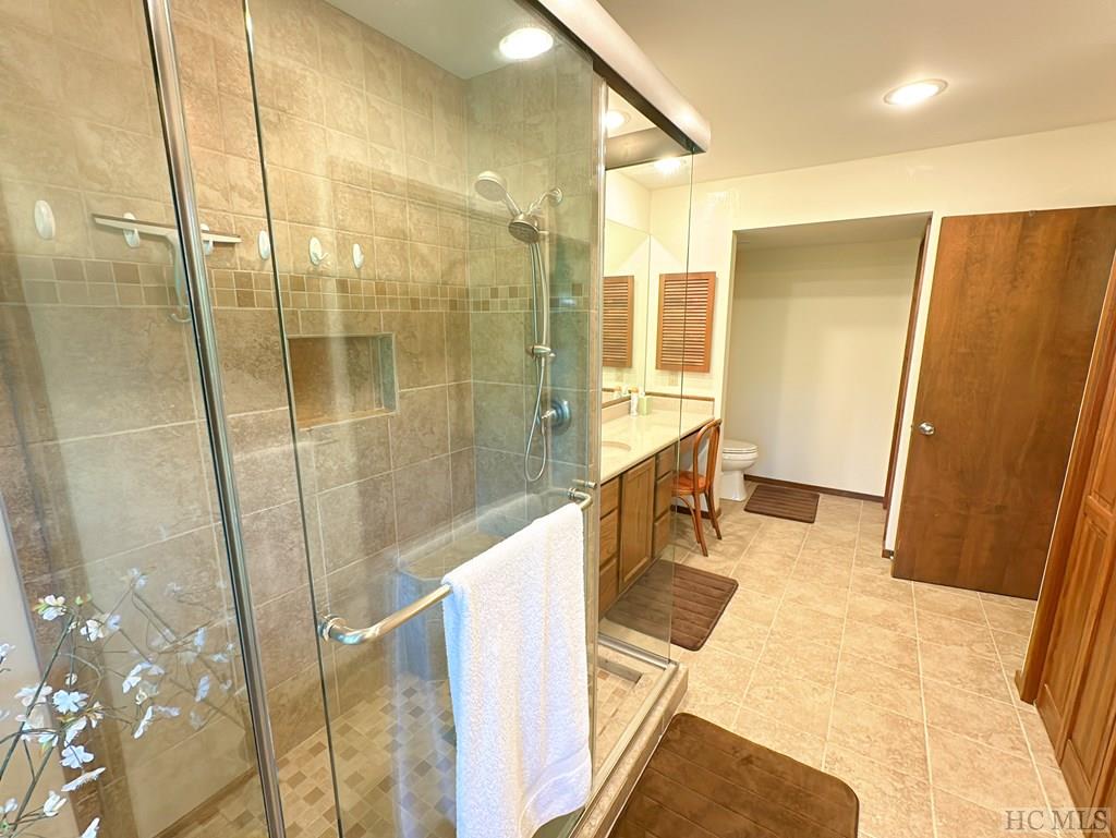 109 Emerald Ridge Road, Unit 41 Sapphire, NC 28774 - Photo 30 of 45 Gallery Image 30