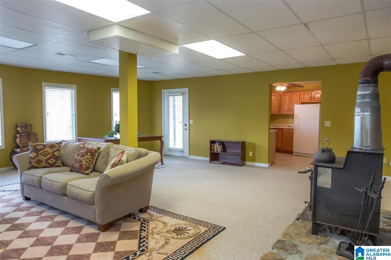 105 West Sunset Boulevard Oneonta, AL 35121 - Photo 24 of 47