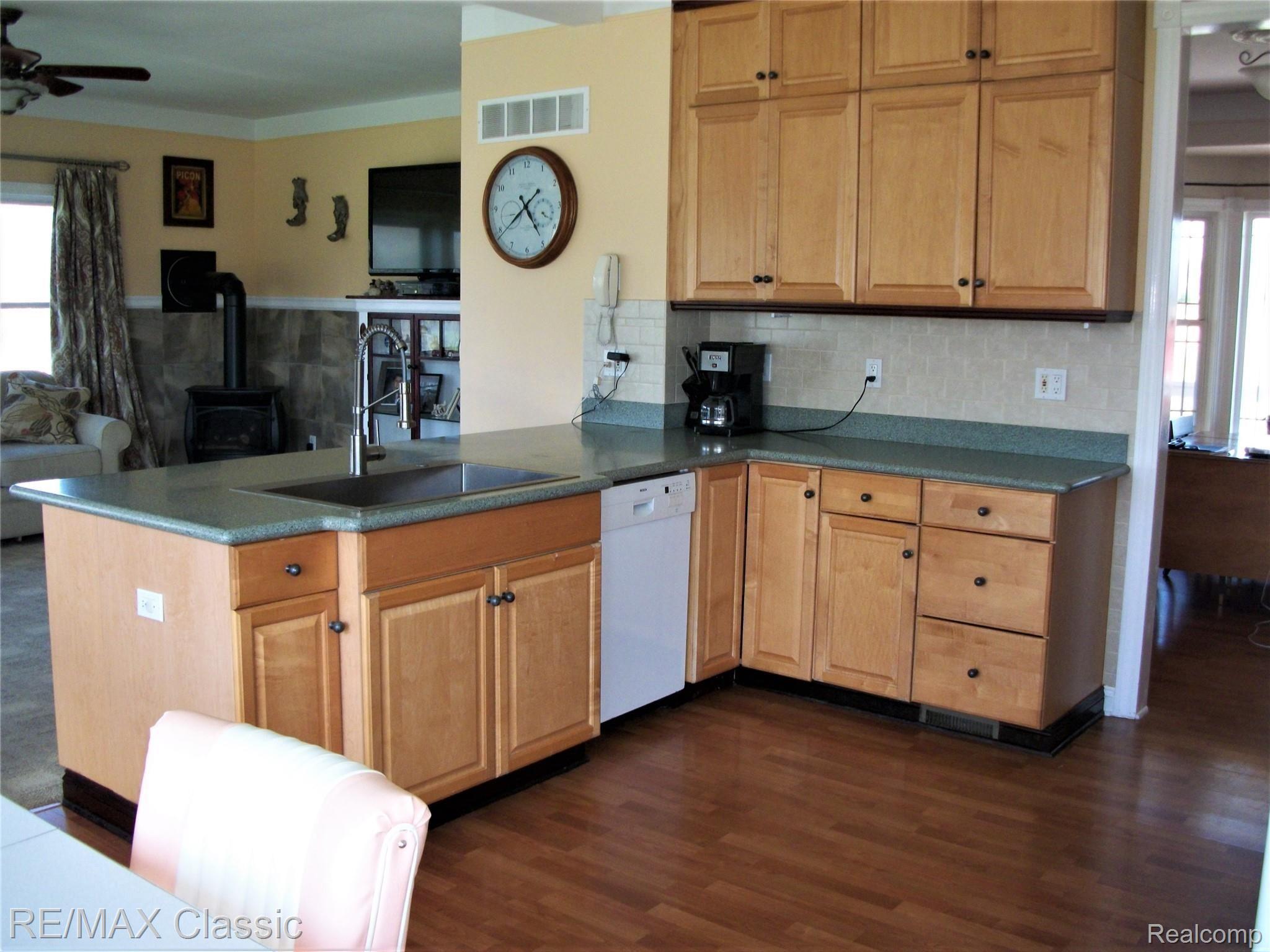 9568 West Vogt Road Fowlerville, MI 48836 - Photo 31 of 66 105_3928.jpg