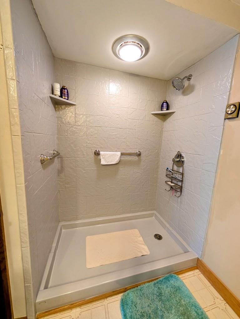 1235 West Nicolet Circle Appleton, WI 54914 - Photo 16 of 28