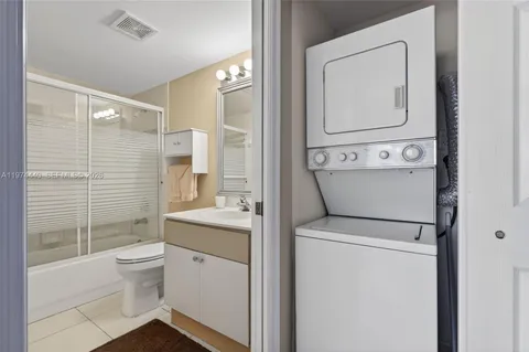 $270,000 | 4401 Crystal Lake Drive, Unit 101, Deerfield Beach, FL 33073