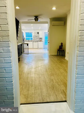 a view of livingroom with furniture
