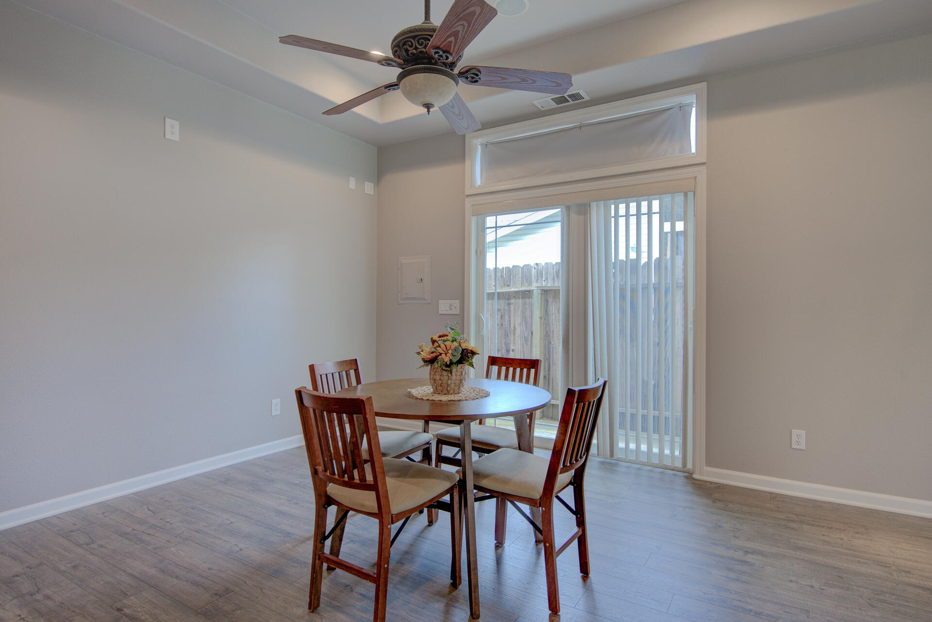 1208 Riviera Drive Redding, CA 96001 - Photo 19 of 39 a dining room with furniture and window