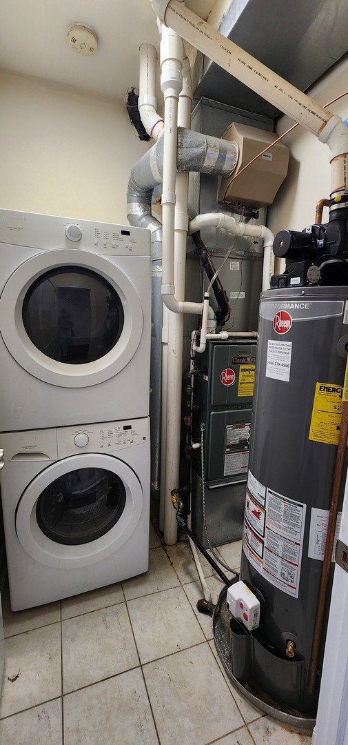 4002 South Western Avenue, Unit 4 Chicago, IL 60609 - Photo 16 of 31 a utility room with dryer and washer