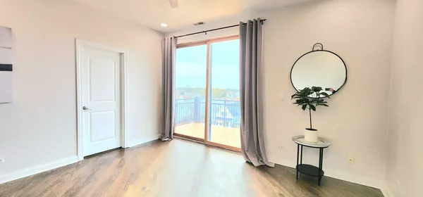 a picture of a wall with a white wall