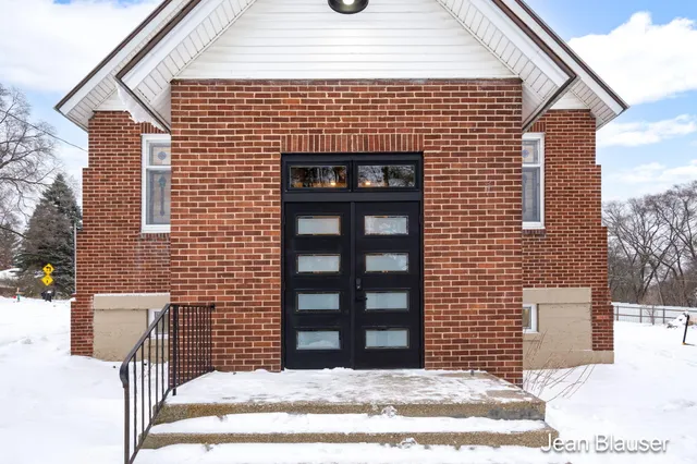 $449,000 | 10 1st Street, Stanwood, MI 49346