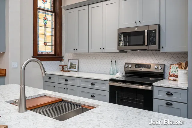 $449,000 | 10 1st Street, Stanwood, MI 49346