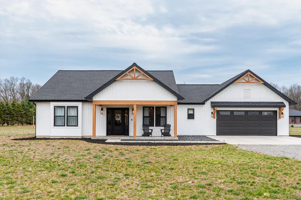 $585,000 | 14025 128th Avenue, Grand Haven, MI 49417