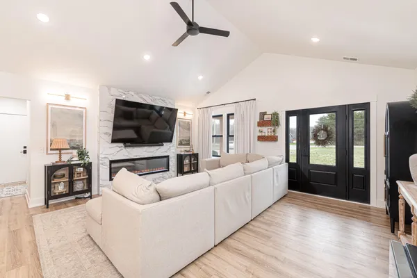 $585,000 | 14025 128th Avenue, Grand Haven, MI 49417
