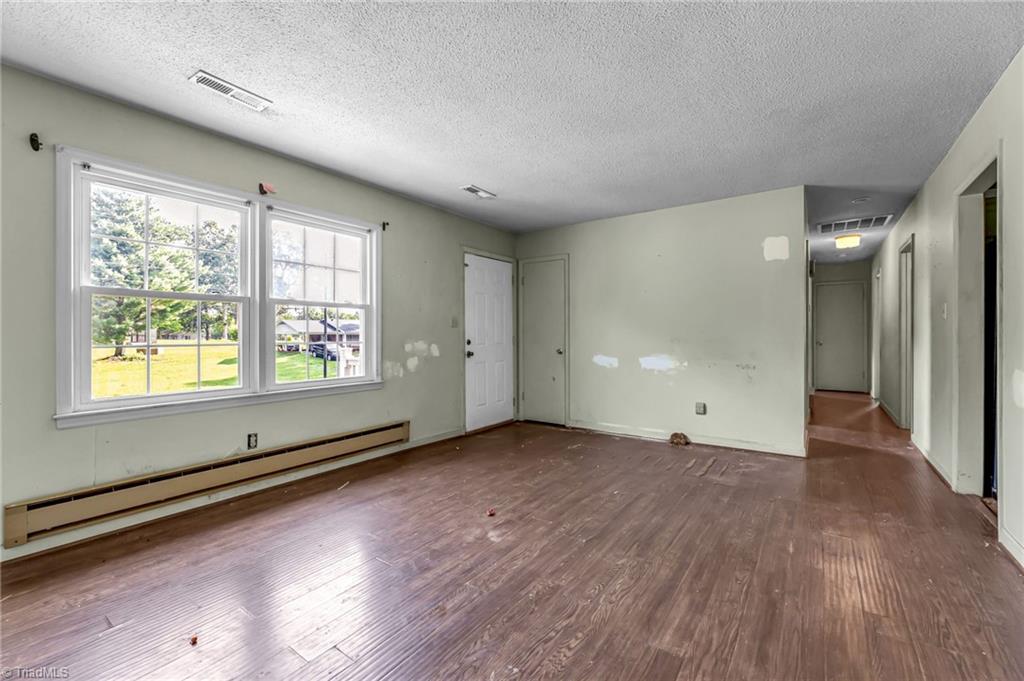 672 Angus Street Rural Hall, NC 27045 - Photo 4 of 34