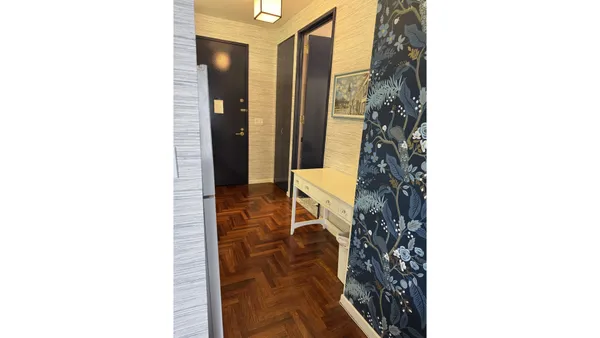 $4,000 | 250 East 54th Street, Unit 17E | Midtown East