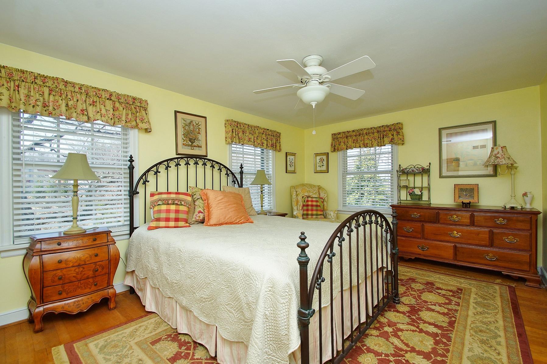 3020 Spring Road Southwest Roanoke, VA 24015 - Photo 17 of 33 dsc00106.jpg