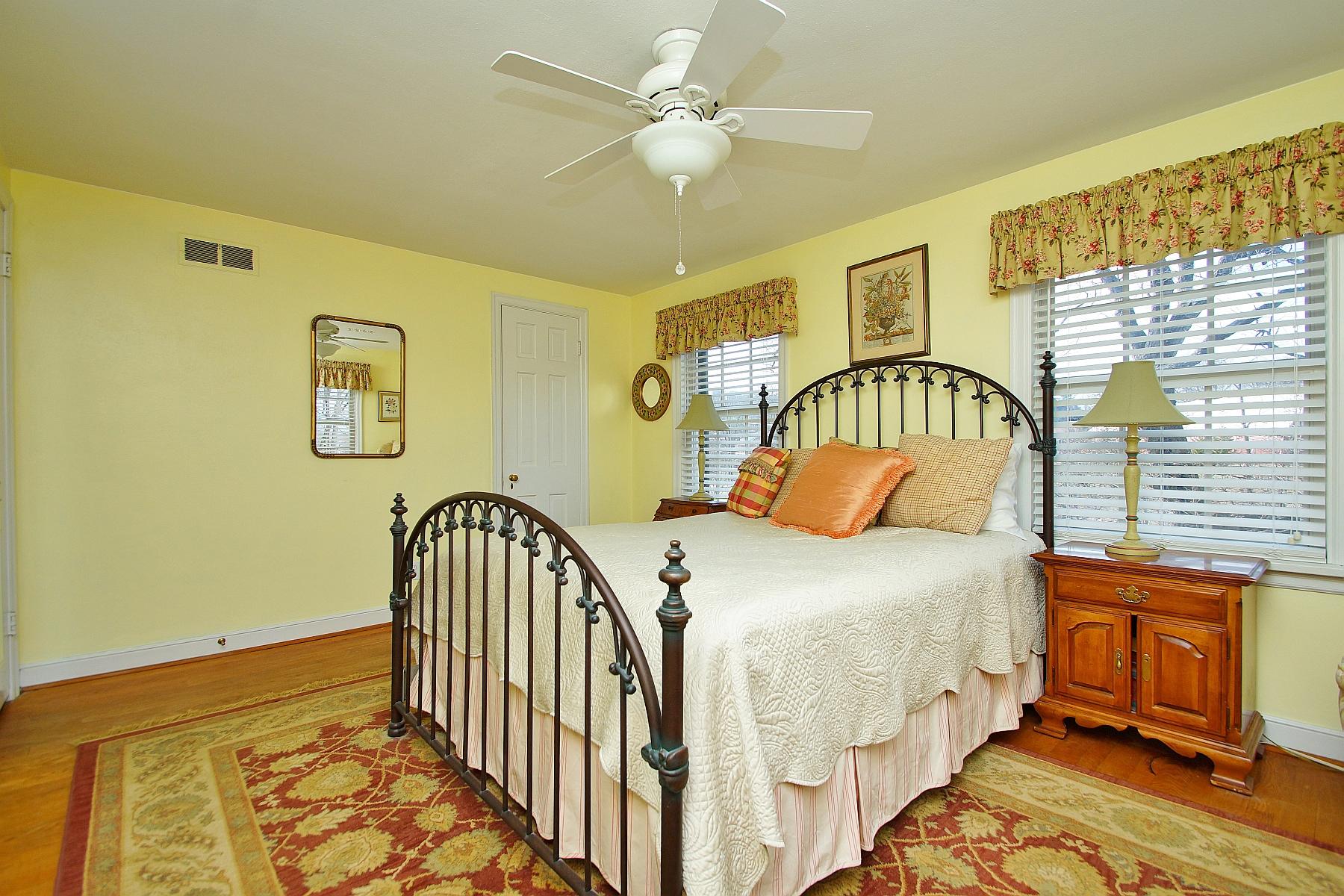 3020 Spring Road Southwest Roanoke, VA 24015 - Photo 20 of 33 dsc00112.jpg