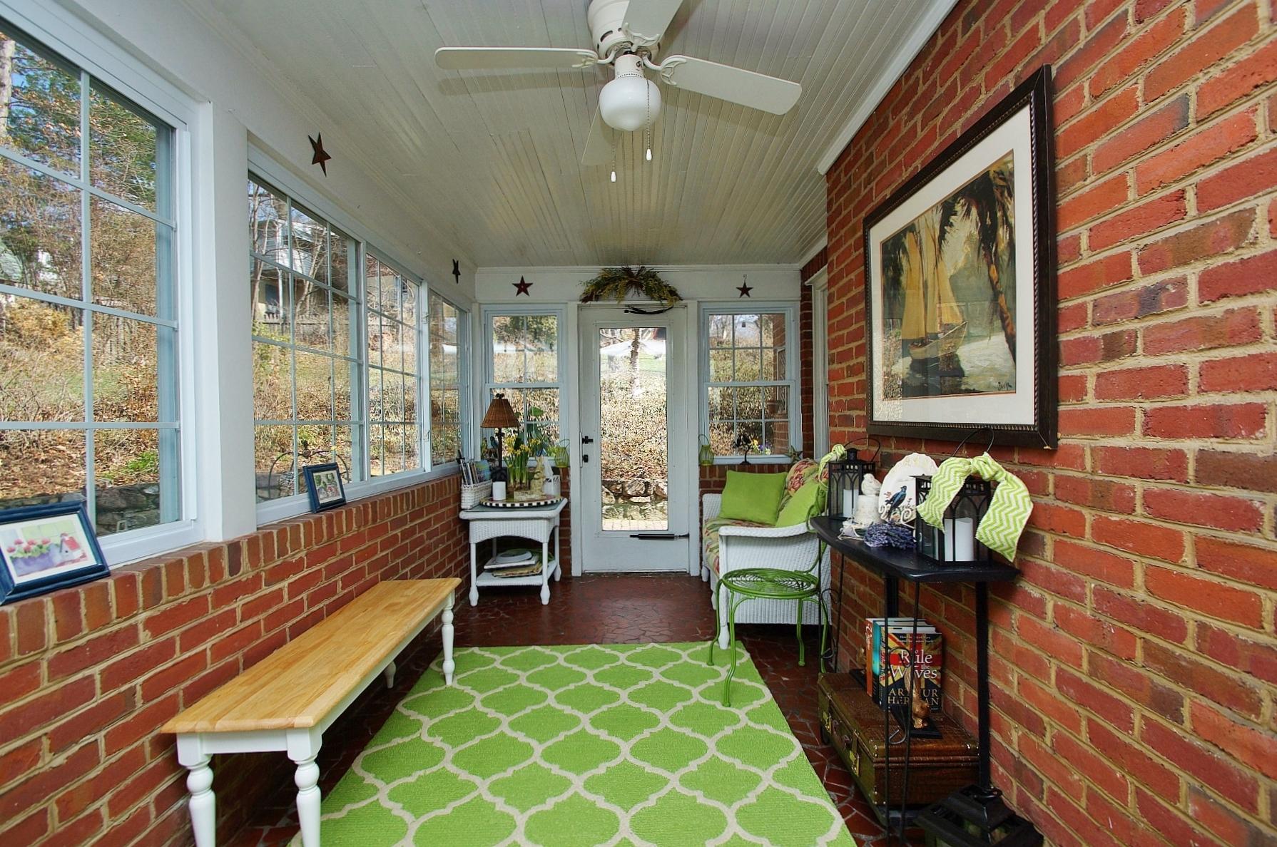 3020 Spring Road Southwest Roanoke, VA 24015 - Photo 6 of 33 dsc00031.jpg