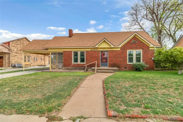 $125,000 | 819 West Liveoak Street, Coleman, TX 76834