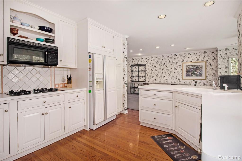 18281 Riverside Drive Beverly Hills, MI 48025 - Photo 6 of 26