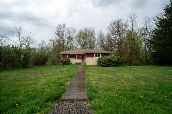 $250,000 | 194 Woodridge Drive, Beaver, PA 15009