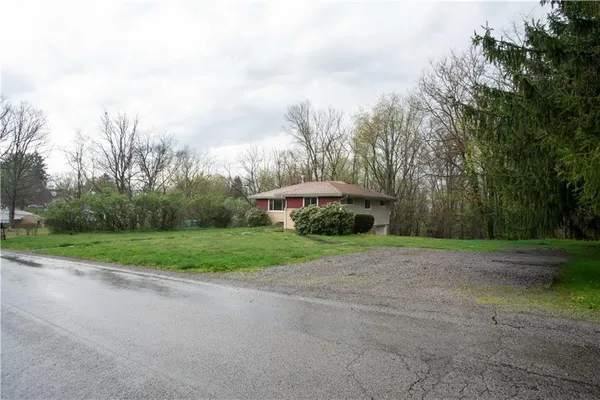 $250,000 | 194 Woodridge Drive, Beaver, PA 15009