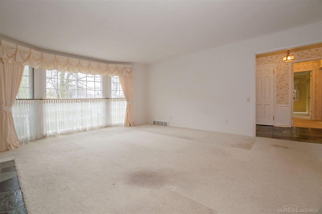 611 Shoreham Road Grosse Pointe Woods, MI 48236 - Photo 10 of 43