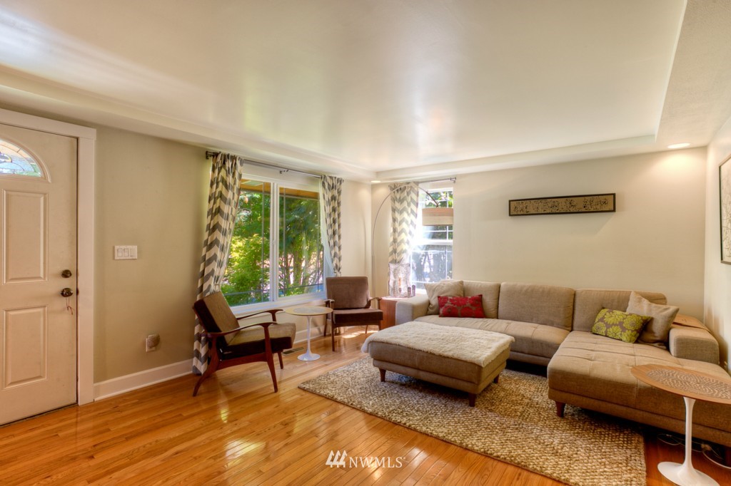 25215 Reith Road Kent, WA 98032 - Photo 3 of 16 Gallery Image 3