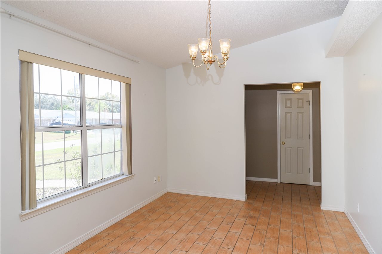 2741 Augustus Road Navarre, FL 32566 - Photo 14 of 32
