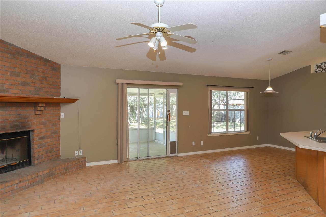 2741 Augustus Road Navarre, FL 32566 - Photo 4 of 32