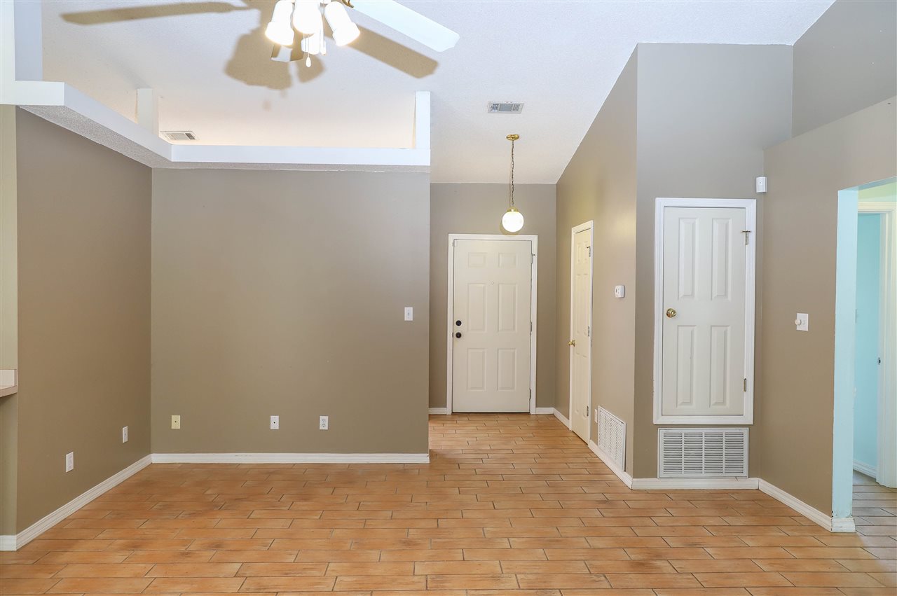2741 Augustus Road Navarre, FL 32566 - Photo 7 of 32
