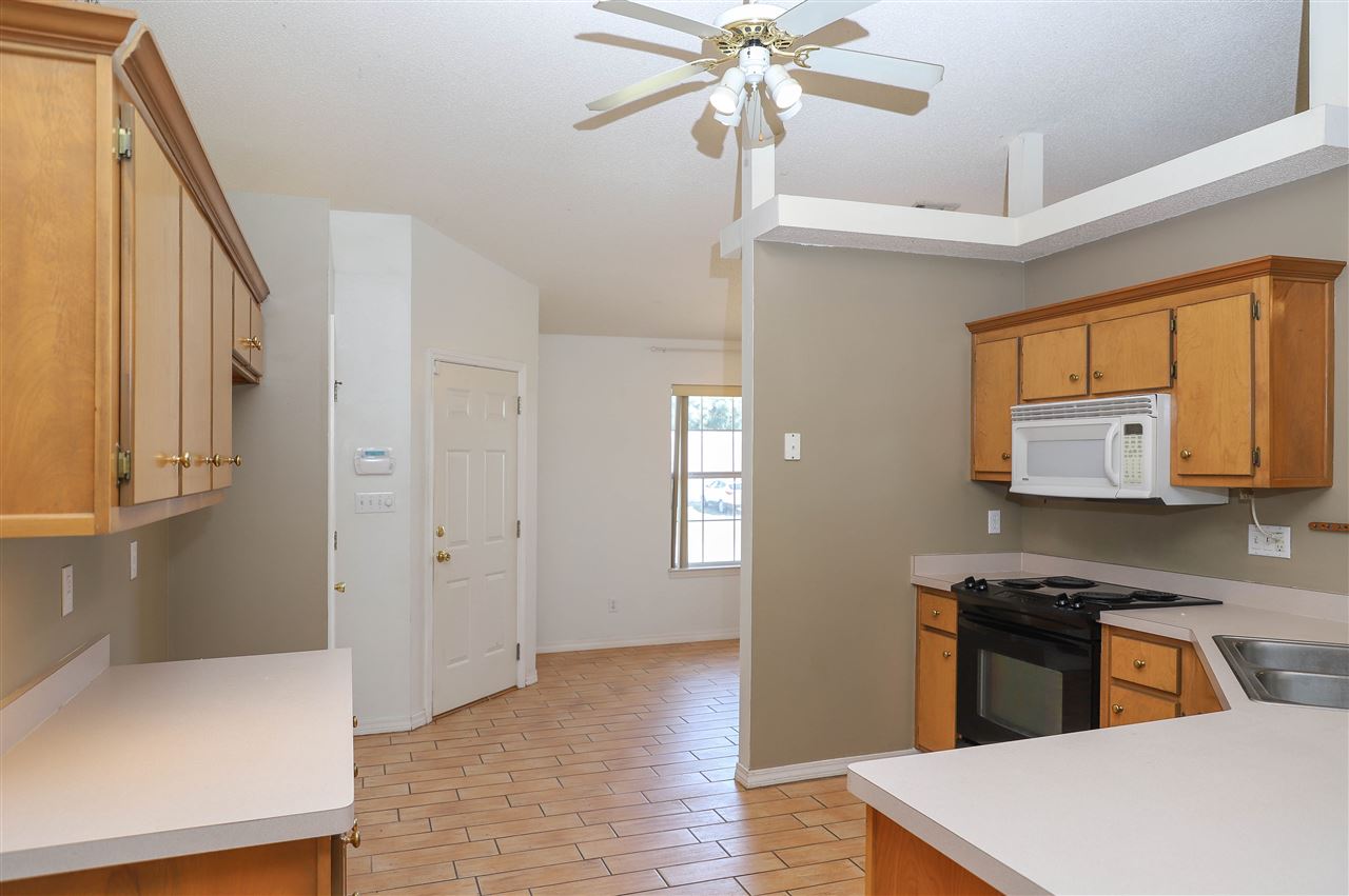 2741 Augustus Road Navarre, FL 32566 - Photo 9 of 32