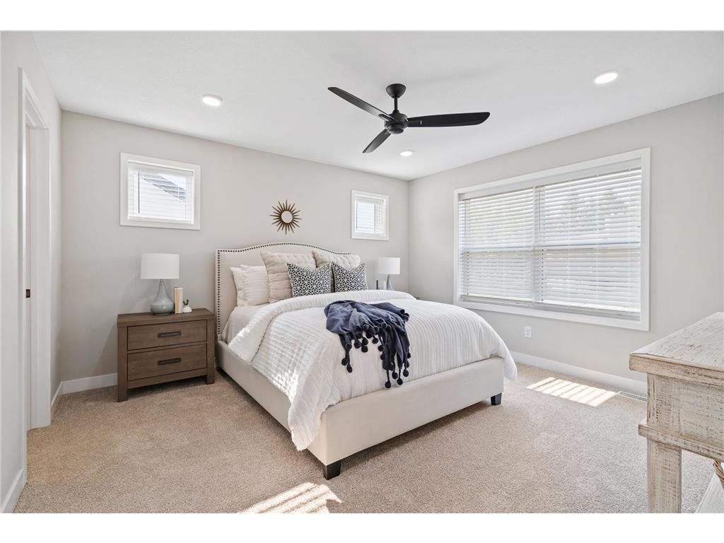 10027 Newport Path Woodbury, MN 55129 - Photo 13 of 28