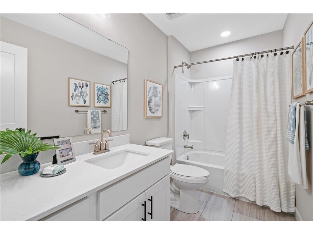 10027 Newport Path Woodbury, MN 55129 - Photo 16 of 28