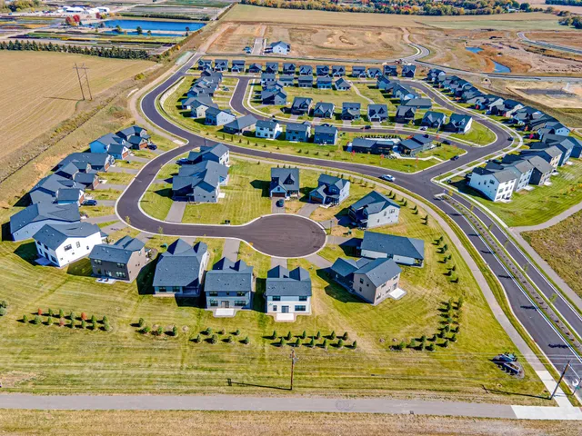 $4,275 | 10027 Newport Path, Woodbury, MN 55129