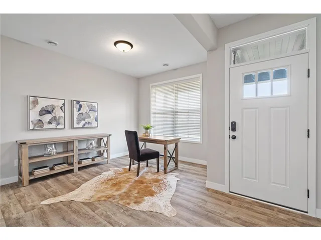 $4,275 | 10027 Newport Path, Woodbury, MN 55129