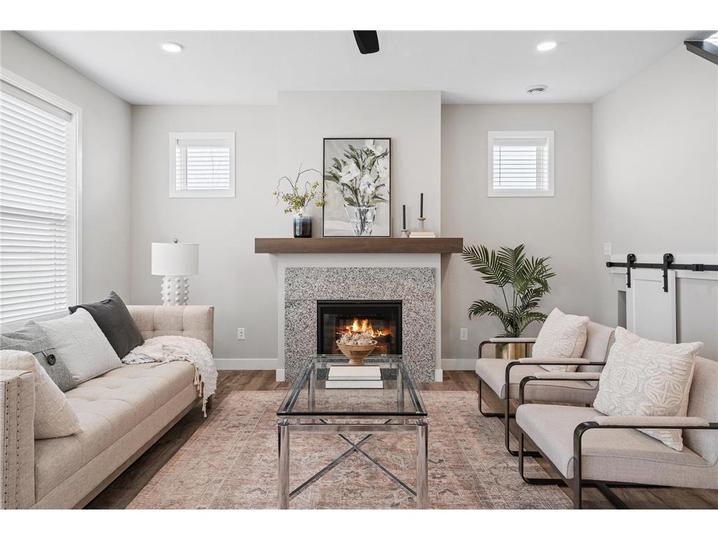 10027 Newport Path Woodbury, MN 55129 - Photo 5 of 28